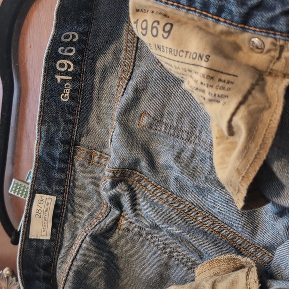 Gap Distressed Sexy Boyfriend Jeans - Picture 4 of 6